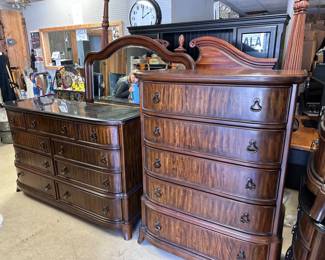 4 Peace King Size Bedroom Set with 4 Post Head Board