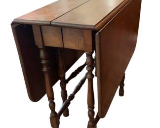 Antique Gate Leg Drop Leaf Apartment Table