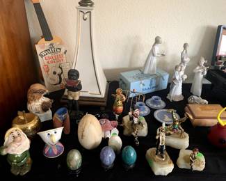 Vintage Hawaiian Ukulele, Collectable Statues - Disney, American Memorabilia, Max Stone Clowns, Dragon Egg and Stone Eggs, Italian Inlaid Music Box "Romance"