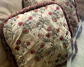 Fabulous Embroidered Pillows with Fringe (4)
