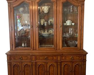 Thomasville Legacy Collection China Cabinet