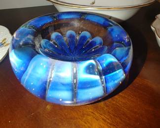 hand blown, concave disk paperweight or small bowl by glass artist Robert Eickholt