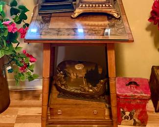 Lamp Table vintage /carved border design on top w/glass