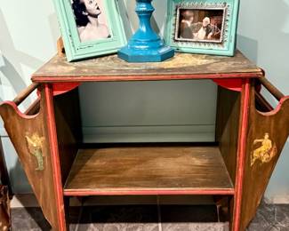 Magazine Table Retro