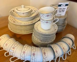 Fair Lawn 130 China Set