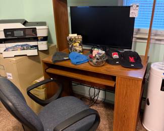 Office Chair, Desk