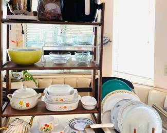 Vintage Corningware / Pyrex