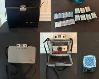 Vintage 220 Polaroid Land Camera in Case, Magicube Flashes