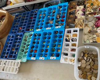 Lots of Jewelry