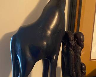 African Giraffe Statue