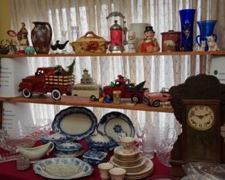decor, transfer ware, Flow Blue, clock