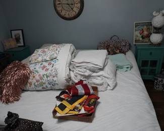 linens, king bed