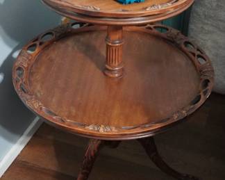 round table two tier dumbwater