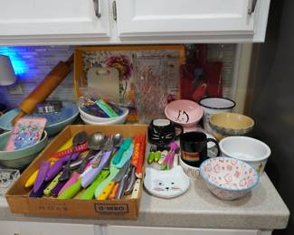 utensils, kitchen knives, bowls, rolling pin