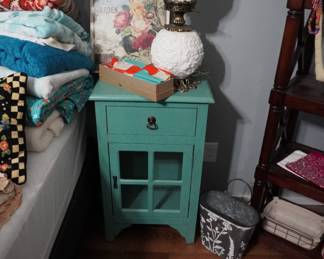 side table, lamps