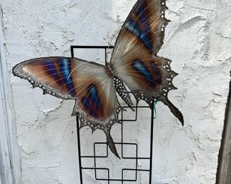 F133 - $75 - Designed by North Carolina Sculptor Holly Felice - 10" x 12'