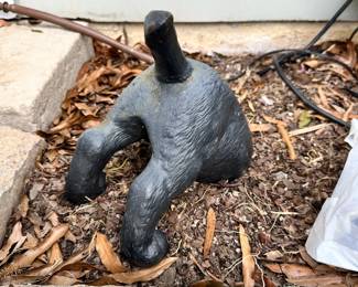 F134 - $25 - Cast Iron Digging Dog 