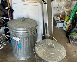 F135 - $15 - Behrens 20 Gallon Garbage Can / $10 Behrens 10 Gallon