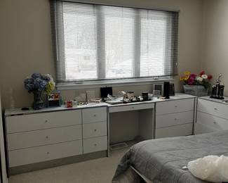 Modular vintage white dressers