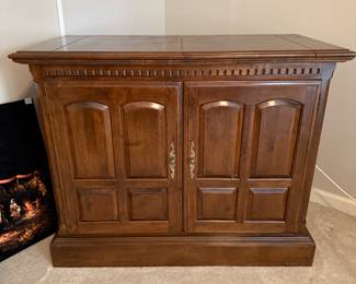 	#30	Ethan Allen server 42x21x33	 $100.00 				