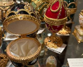 	#27	Kingspoint Designs egg collection 11 pieces	 $100.00 				