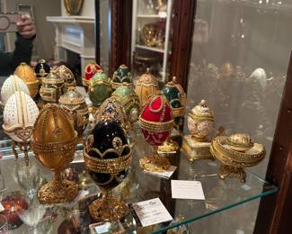 	#27	Kingspoint Designs egg trinket box collection 11 pieces	 $130.00 				