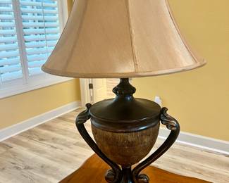 Table lamp