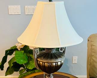 Table lamp