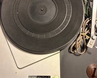 Reno Kut Turntable