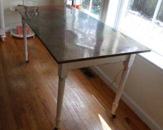 Sag Harbor Metal Top Table 