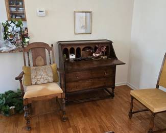 Handsome desk with drop top