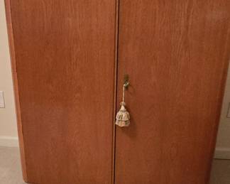 Armoire-6 Piece Mid-Century Bedroom Suite 