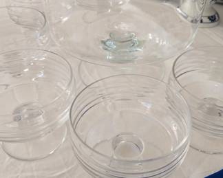 Triffle Dish w/6 serving bowls 