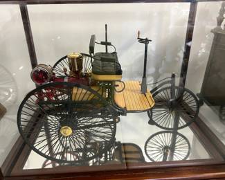 Franklin Mint 1886 Benz Motorwagon model in glass and mirror case