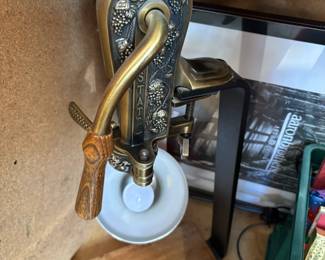 Vintage Legacy Estate table top wine bottle opener corkscrew