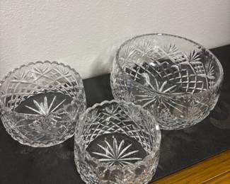 3 crystal nesting bowls
