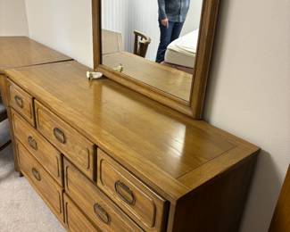Williams Furniture Co Dresser with detachable mirror