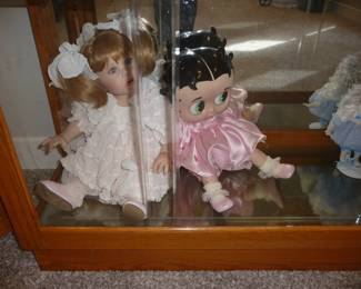 assorted dolls