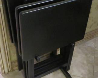 Folding tables