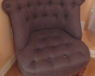 Slipper chair
