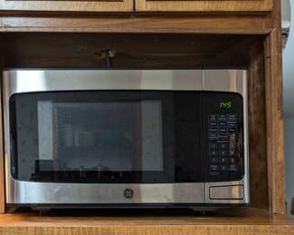 MICROWAVE - GREAT condition.