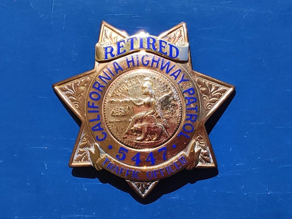 Ultra rare CHP Retired Traffic Officer's badge - Made by Blackinton with proper 14K Gold Filled mark and maker's mark on back 