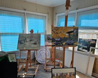 Many Art Easels 