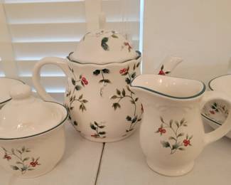 Pfaltzgraff "Winterberry" Tea ot Cream & Sugar (never used)