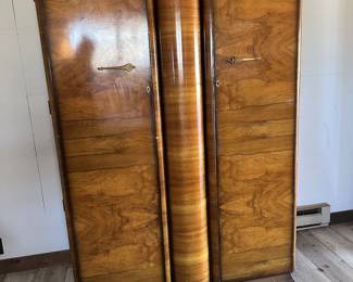 Vintage Supersuite Wardrobe
