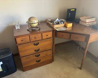 Corner desk 