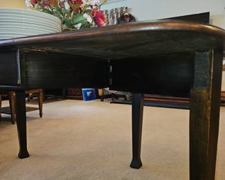 Antique drop leaf/gate leg