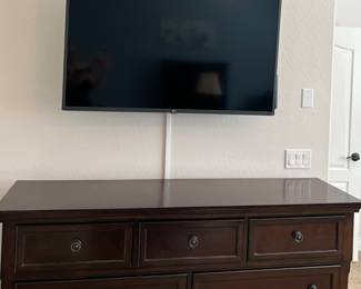 Walter of Wabash Dresser, TV LG 50"