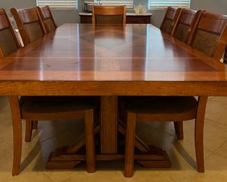 Dining Room Table w 2 Leaves and 8 Chairs