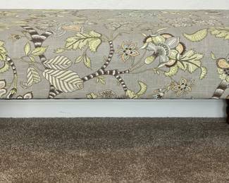 Upholstered Bench w Spindle Legs